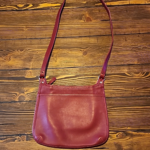 Coach 9146 Crossbody Bag - Picture 2 of 6